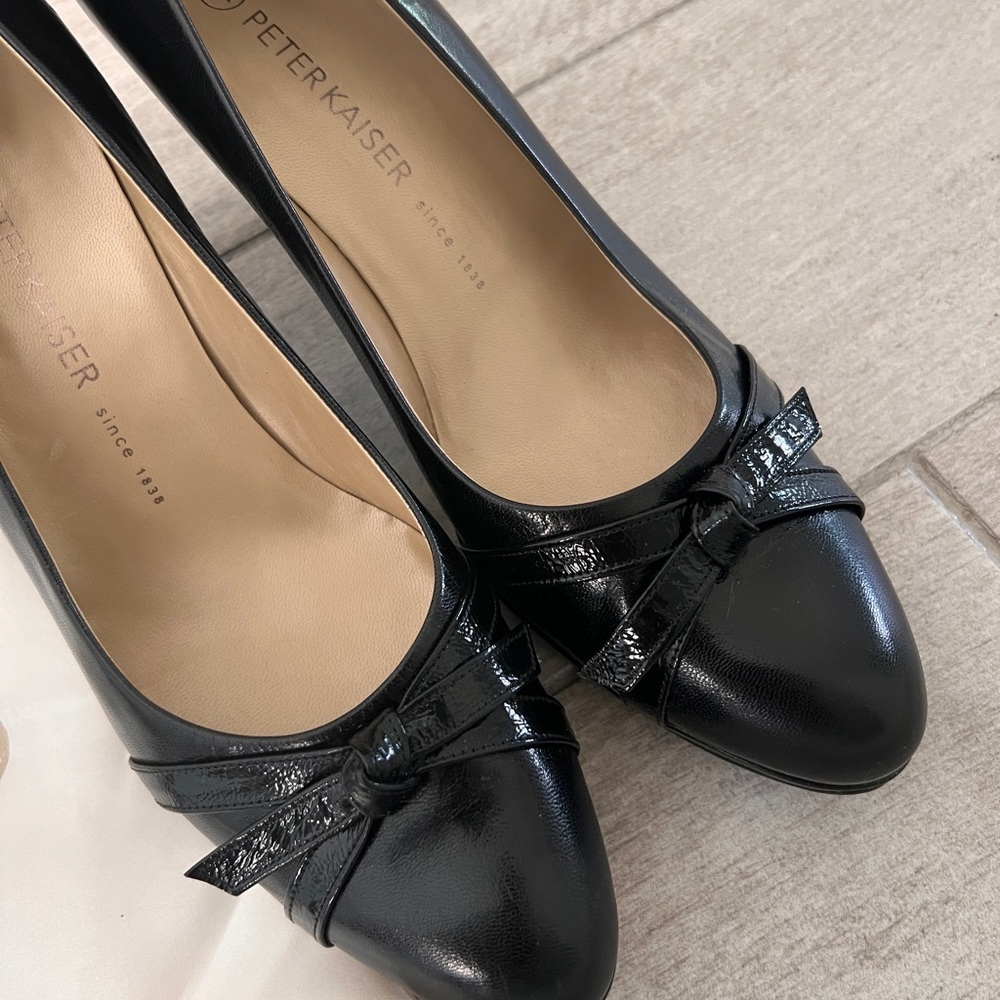 Peter Kaiser Black Patent Leather Pumps (10)